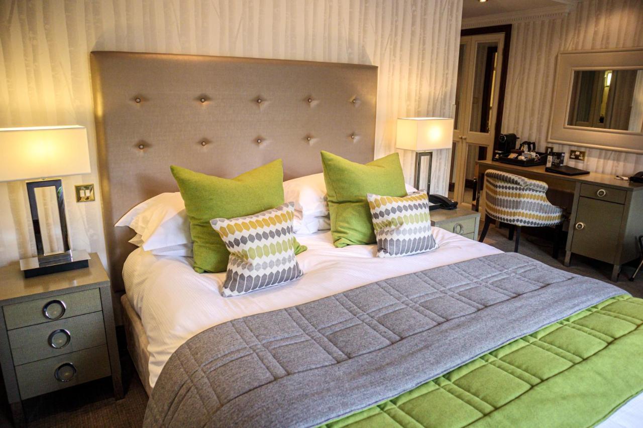 Langshott Manor - Luxury Hotel Gatwick Хорли Экстерьер фото